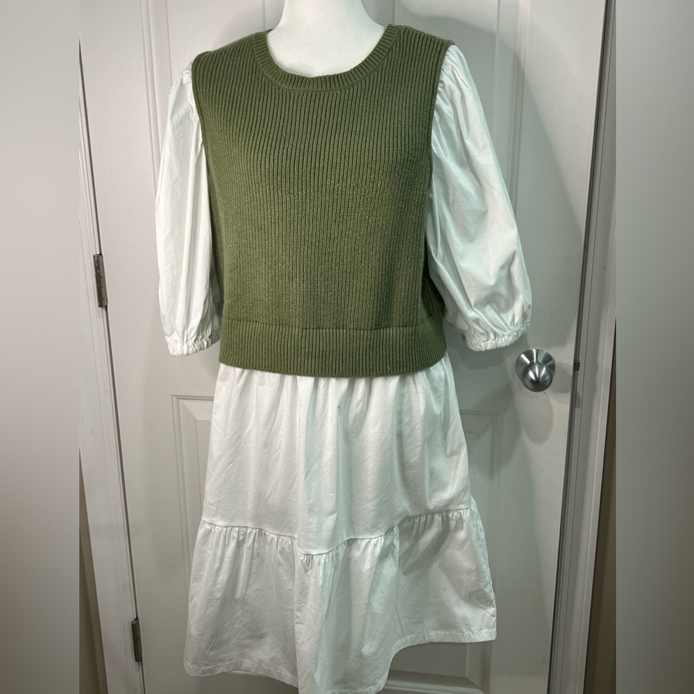 Eloquii Elements white tier midi dress with olive green top. Size 14/16. Flaw